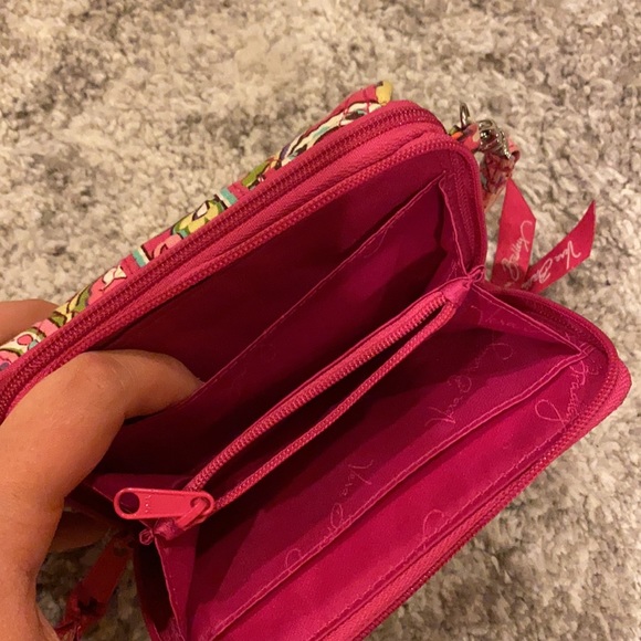 Vera Bradley wristlet/cross body - Picture 8 of 11